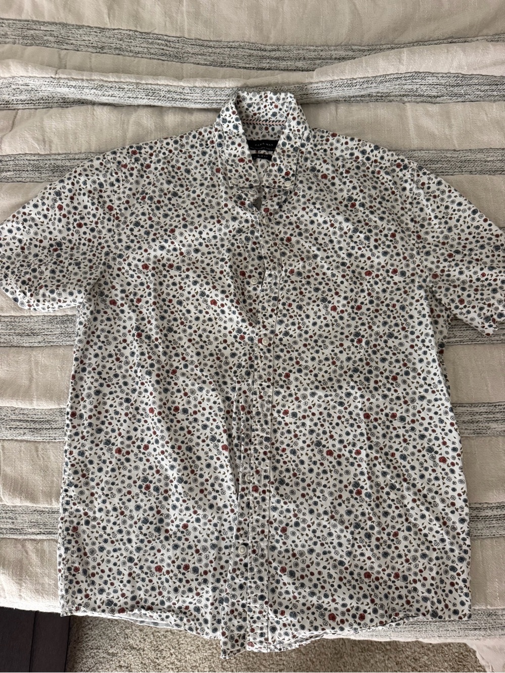 Zara White Short-Sleeve Button-Down with Red & Blue Floral Print